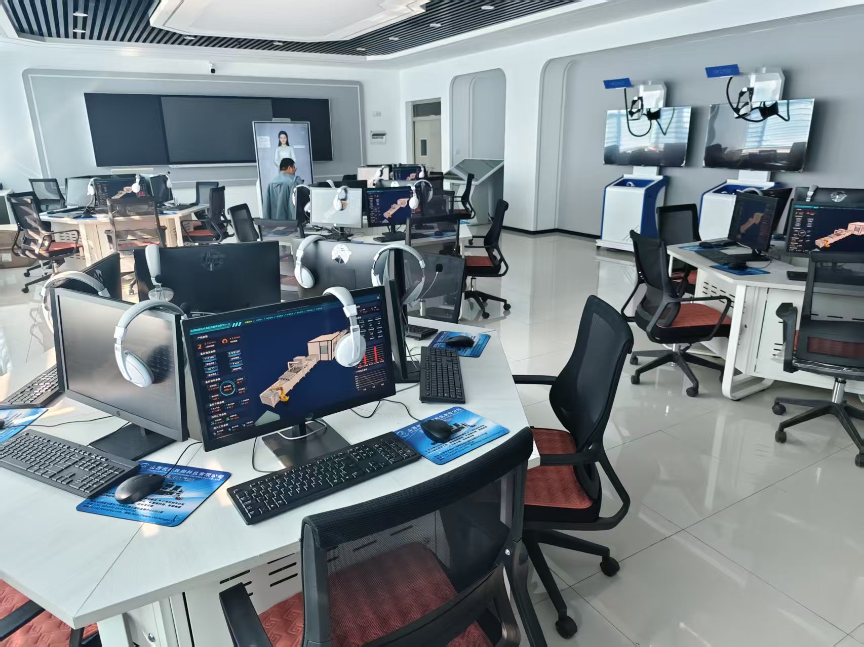 數(shù)字人賦能玻璃鍍膜實訓革新！