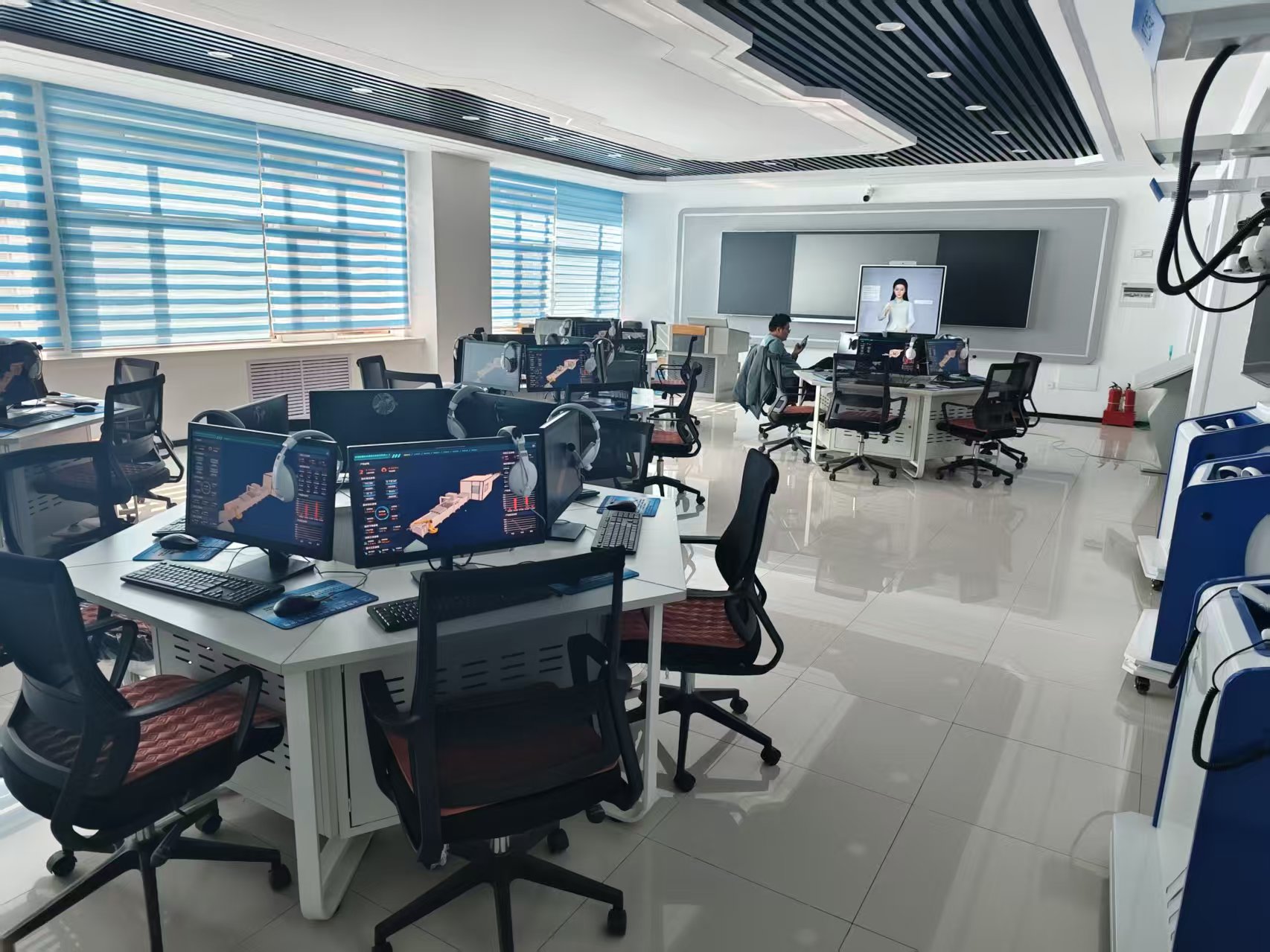 數(shù)字人賦能玻璃鍍膜實訓革新！